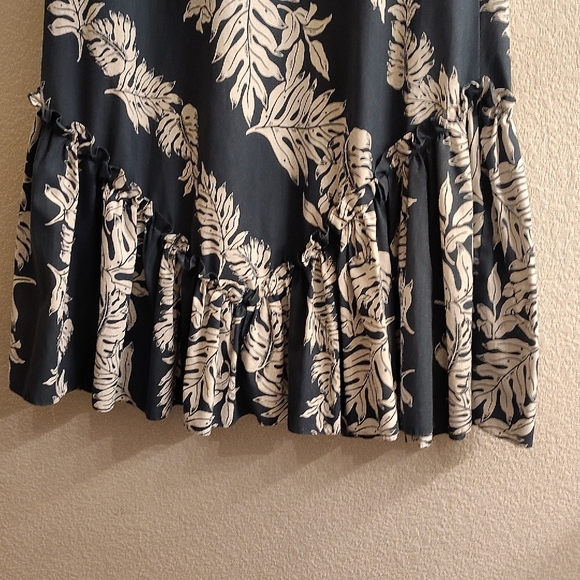 Chic Dark Gray and White Leaf Print Midi Dress Made In Hawaii B24 X - Picture 4 of 9